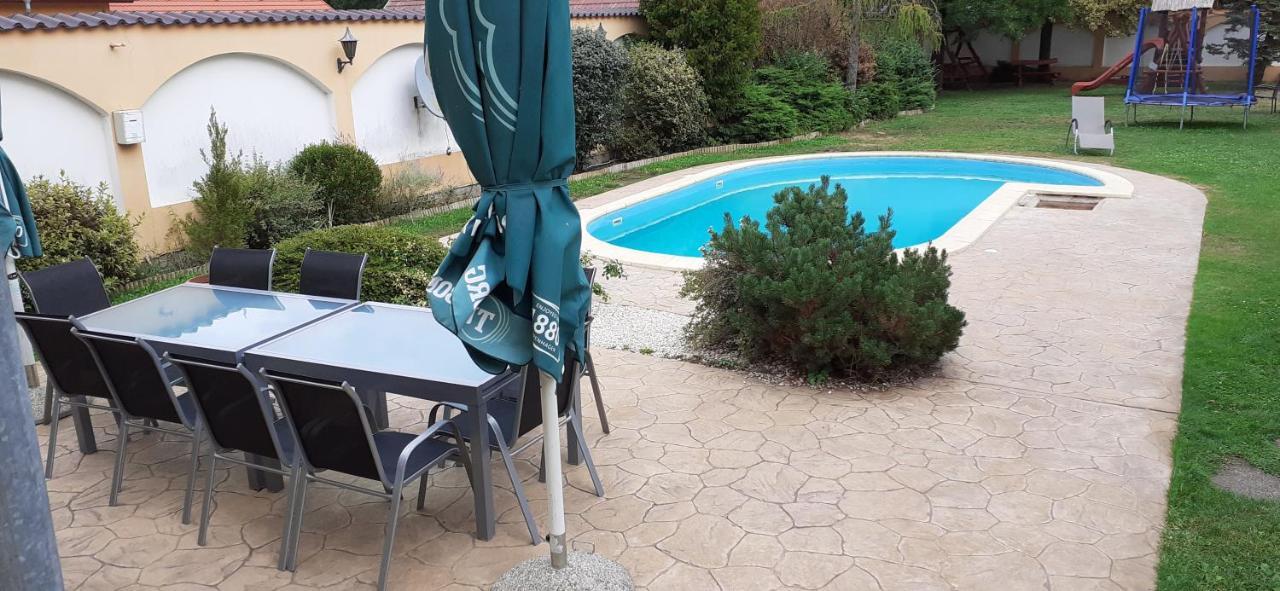 Hotel Kenguru Panzio Hódmezővásárhely Exteriér fotografie