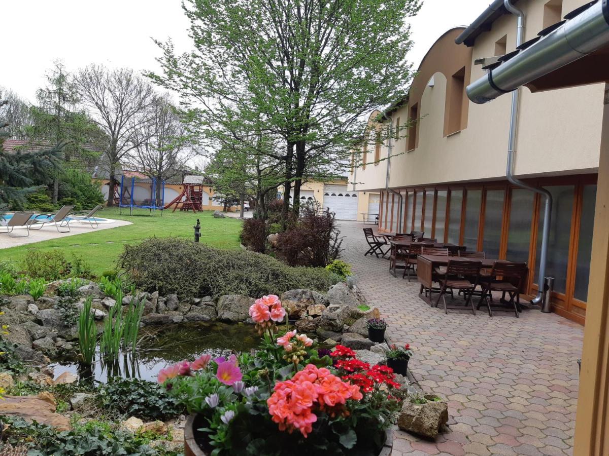 Hotel Kenguru Panzio Hódmezővásárhely Exteriér fotografie